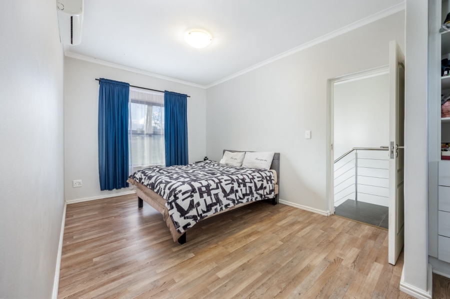 3 Bedroom Property for Sale in Jakarandas Western Cape